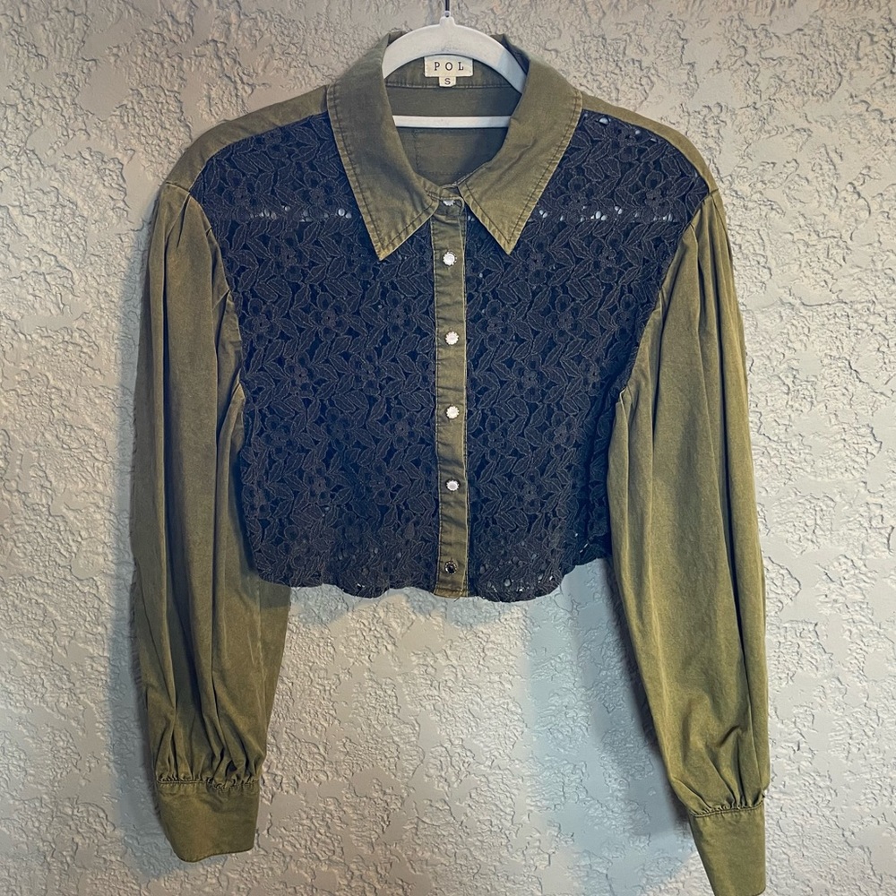 POL | button down distressed lace collar blouse